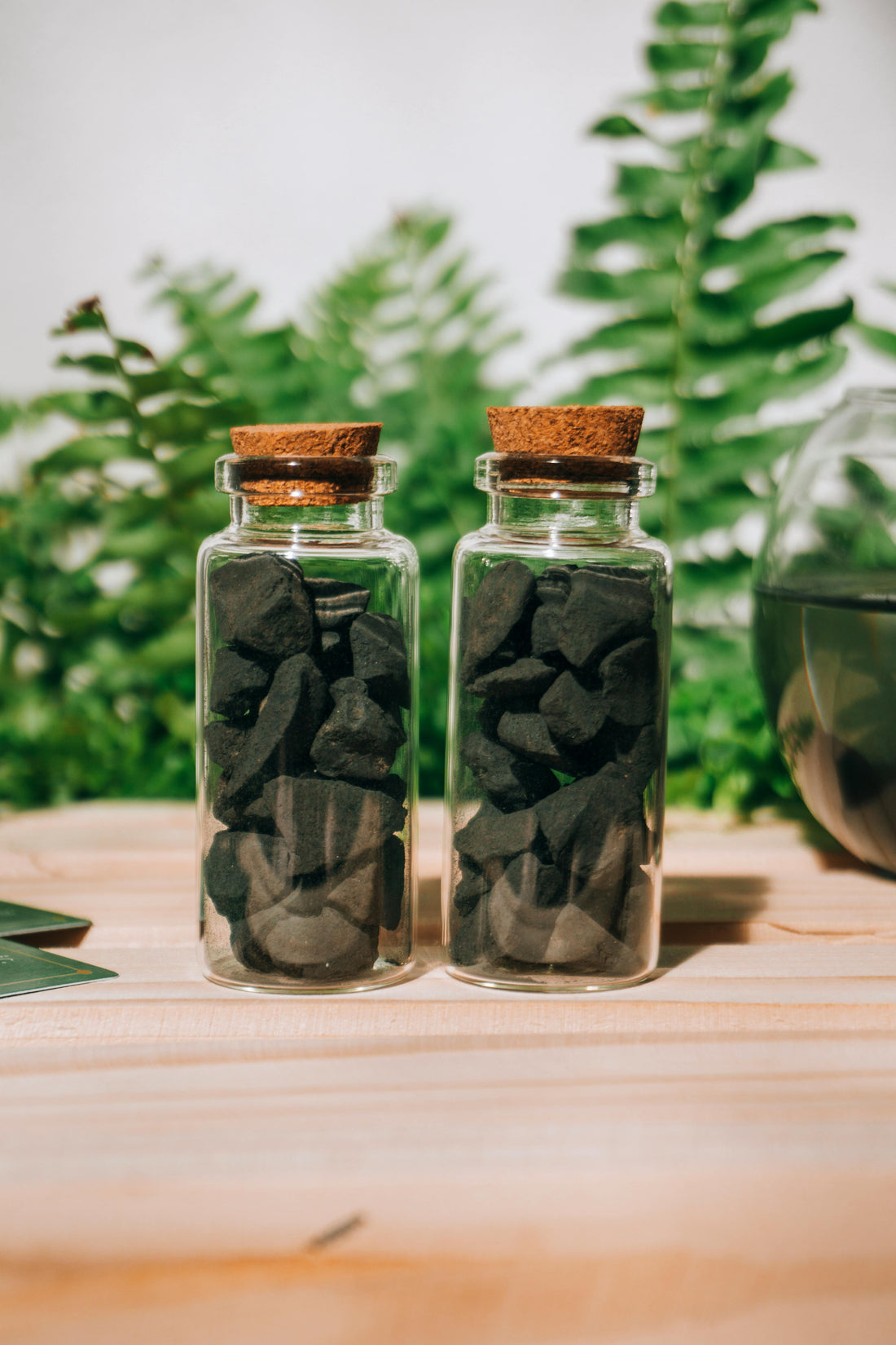 Le charbon à la maison : une solution naturelle pour purifier, nettoyer et assainir